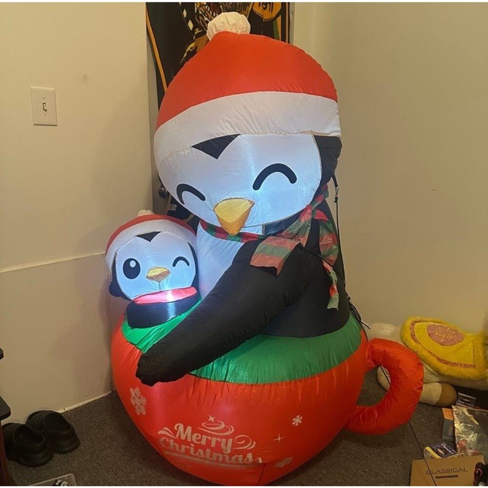 1.5m Inflatable Merry Christmas Yard Decorations Mother and Son Penguin Cups